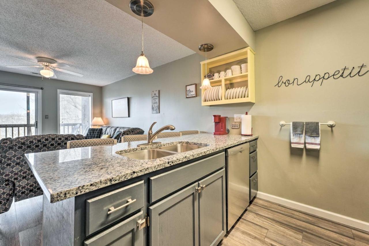 Inviting Branson West Condo With Pool Access Екстериор снимка