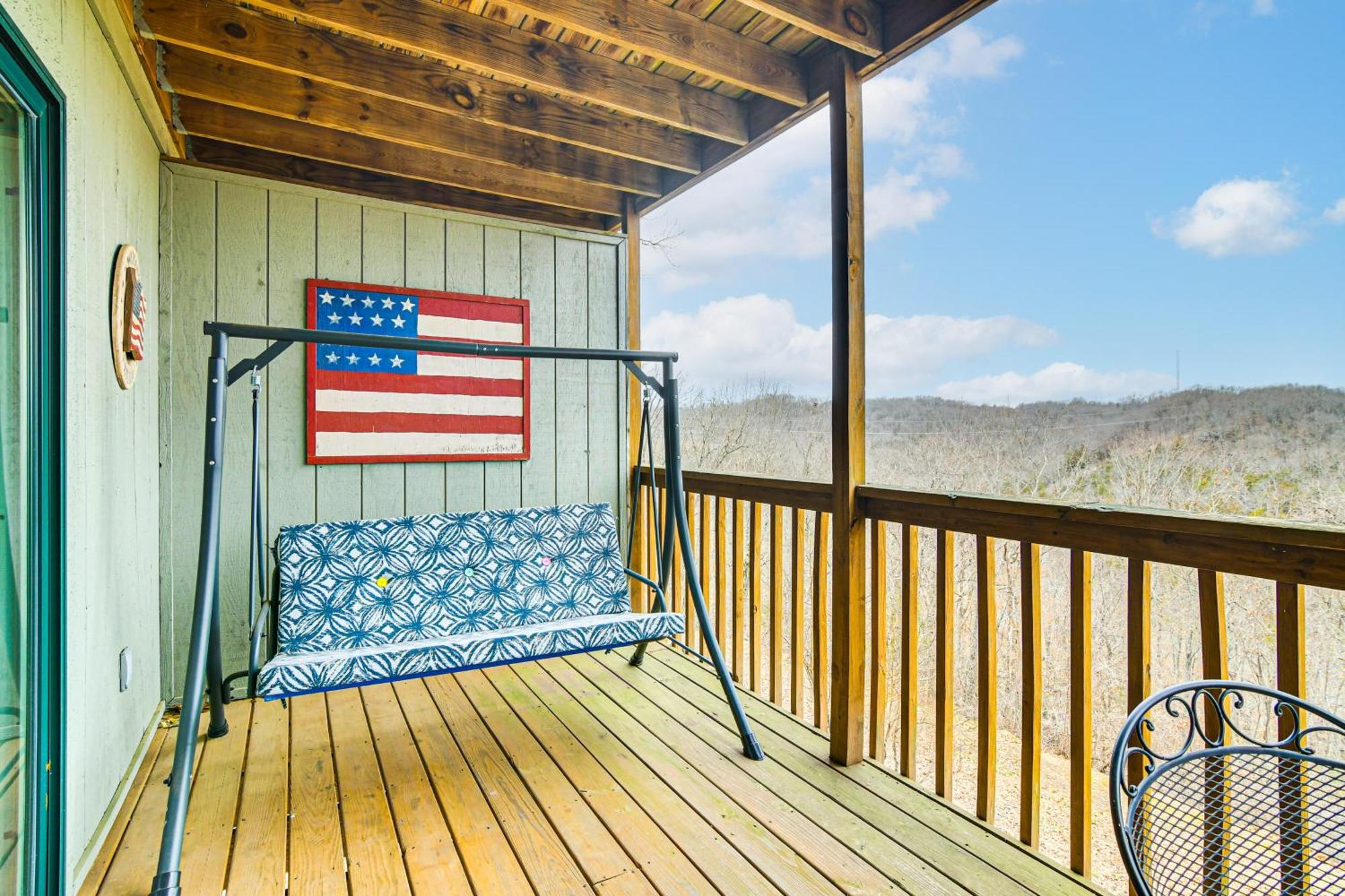Inviting Branson West Condo With Pool Access Екстериор снимка