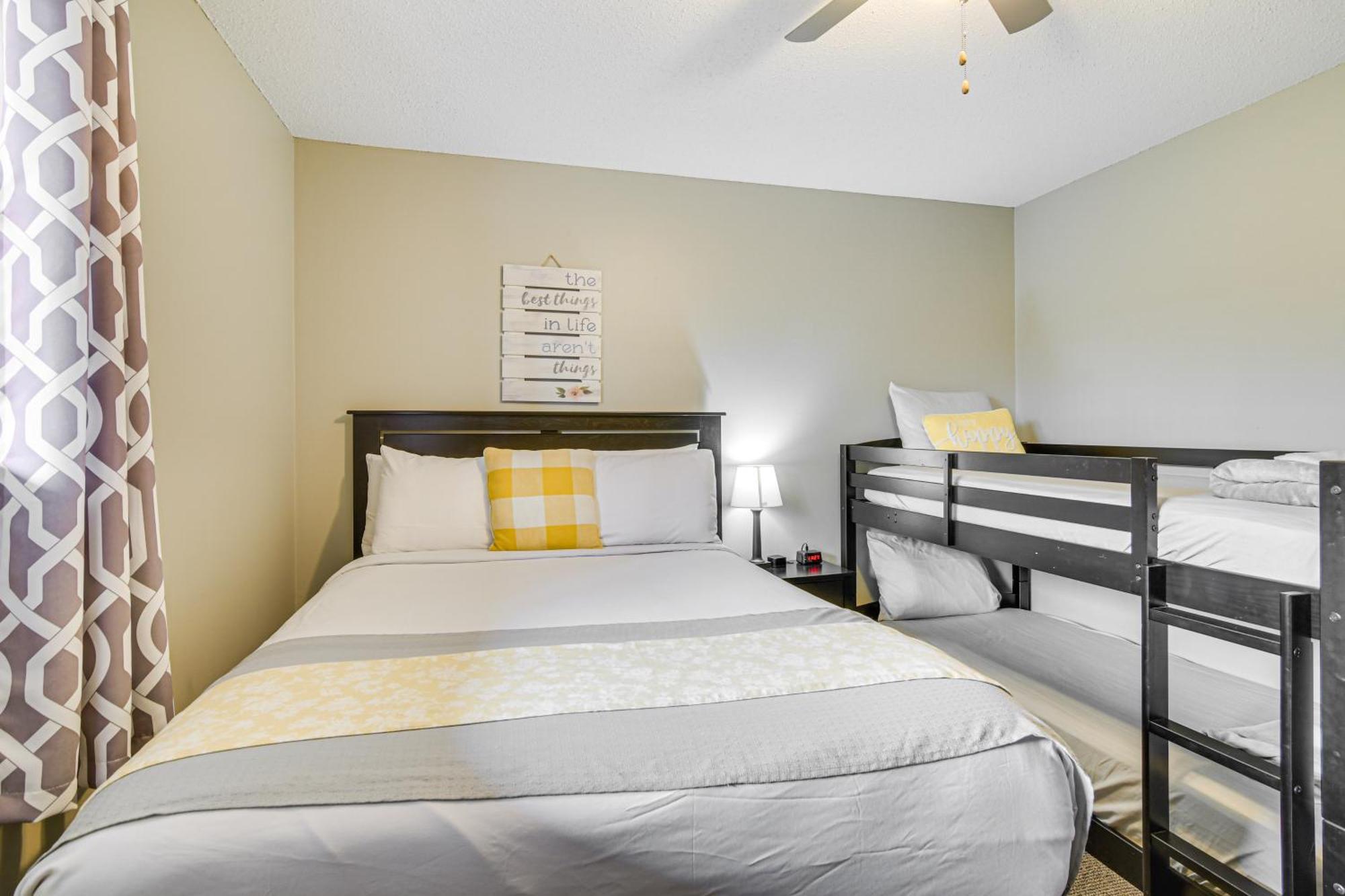 Inviting Branson West Condo With Pool Access Екстериор снимка