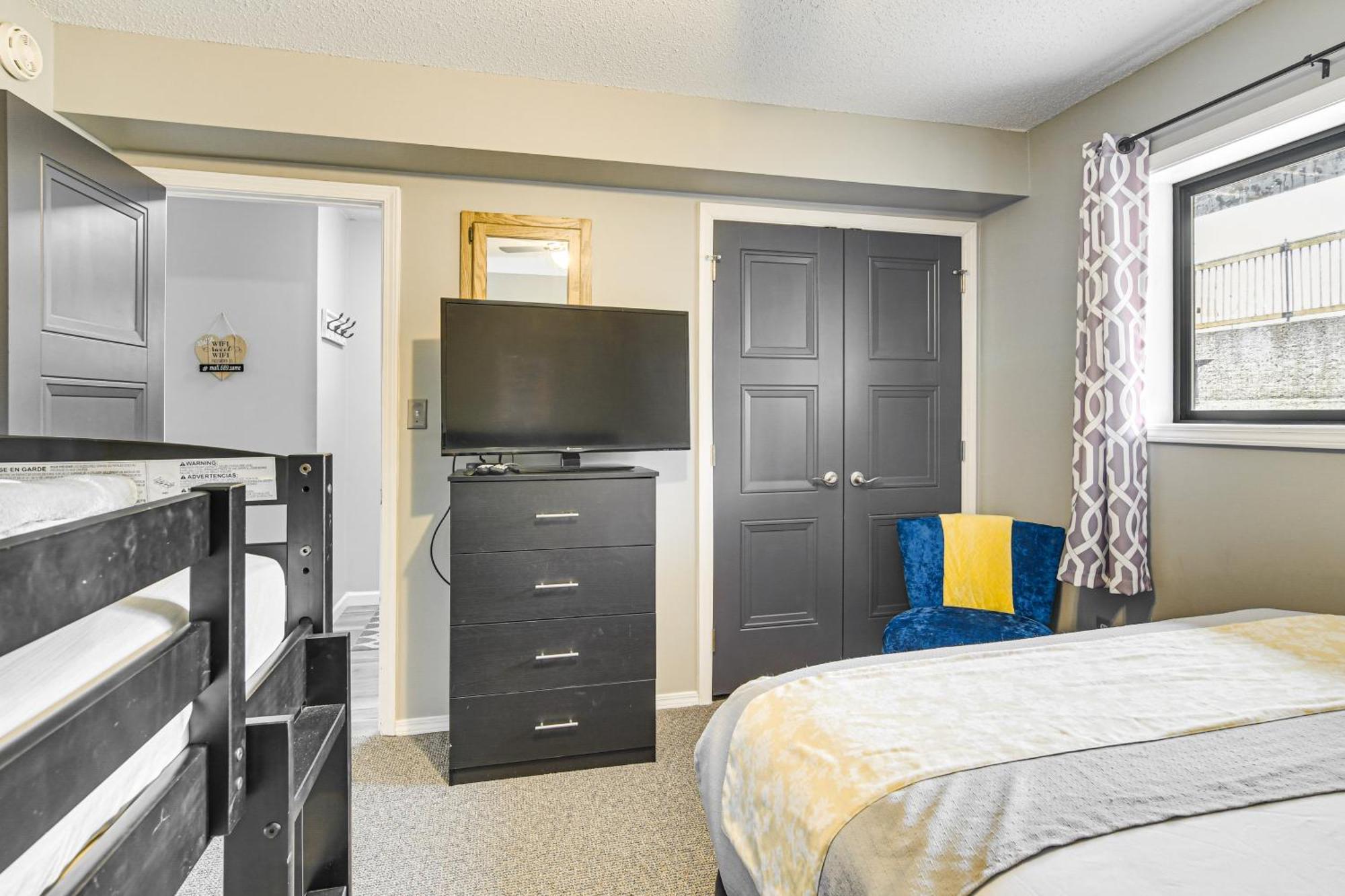 Inviting Branson West Condo With Pool Access Екстериор снимка